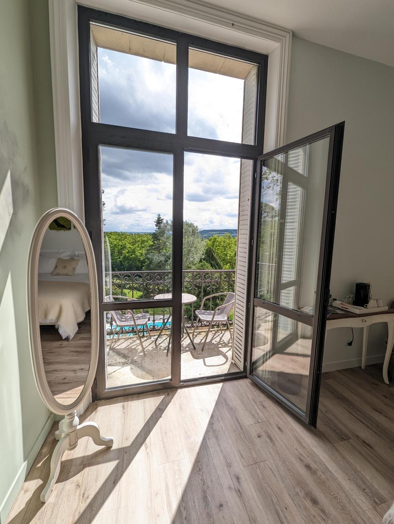 Manoir Des Reves Sauvages Hotell Parentignat Exteriör bild
