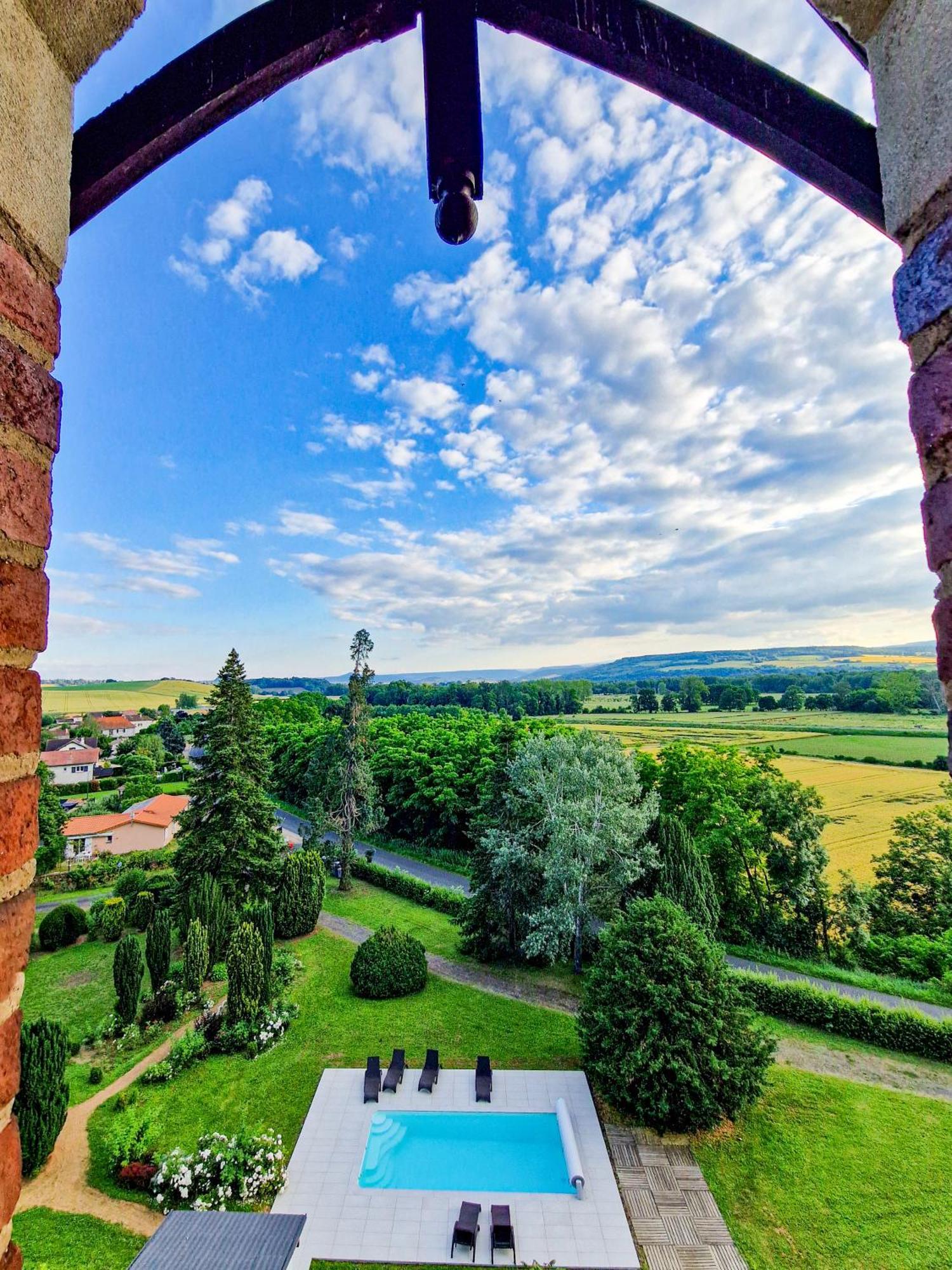 Manoir Des Reves Sauvages Hotell Parentignat Exteriör bild